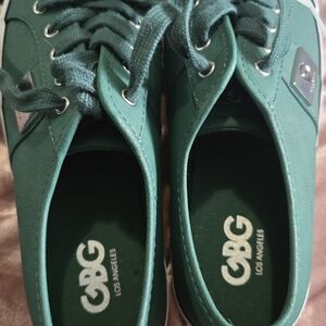 GBG Los Angeles Womens Size 8  Green Sneakers